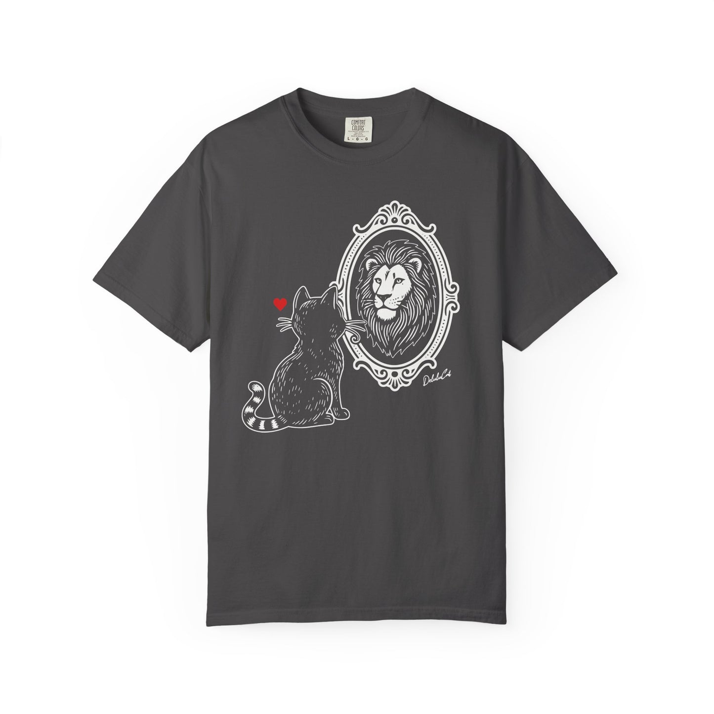 "DeluluCat" Cat Sees Lion in Mirror Reflection T-Shirt — Cute Delusional Illustration Tee