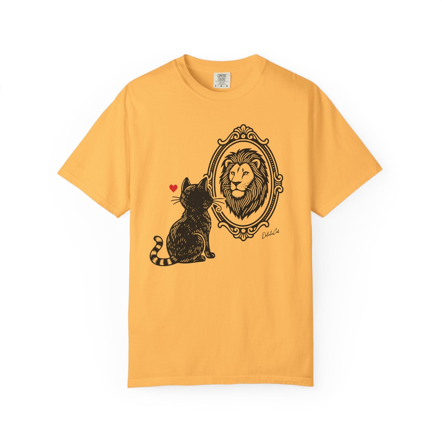 "DeluluCat" Cat Sees Lion in Mirror Reflection T-Shirt — Cute Delusional Illustration Tee