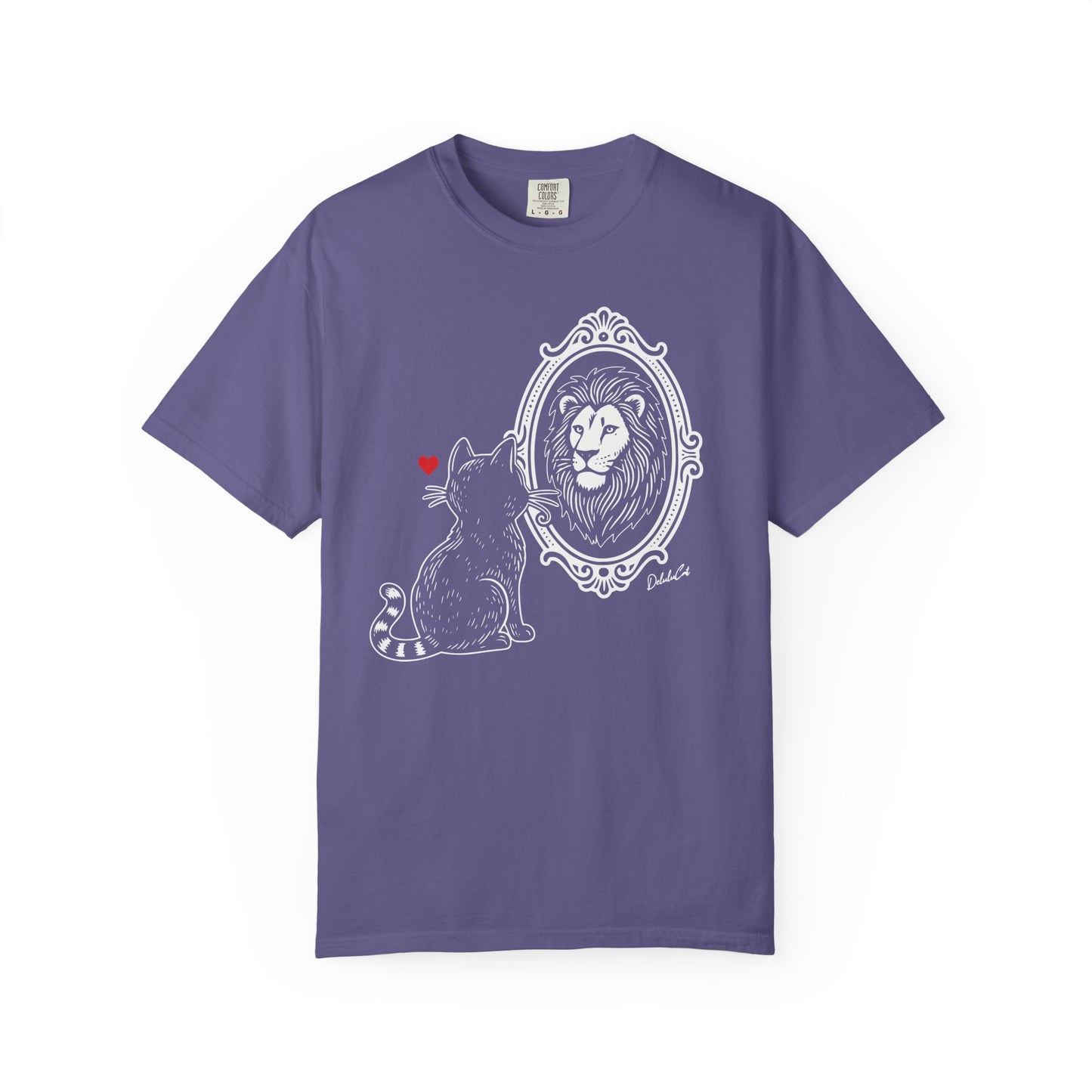 "DeluluCat" Cat Sees Lion in Mirror Reflection T-Shirt — Cute Delusional Illustration Tee