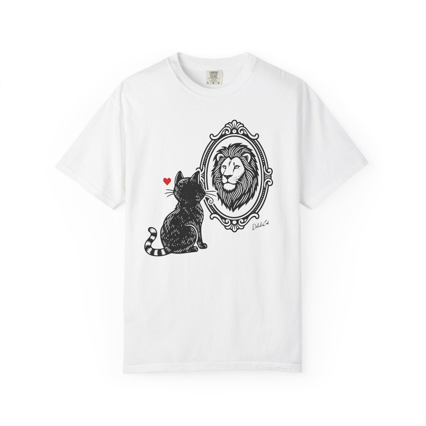 "DeluluCat" Cat Sees Lion in Mirror Reflection T-Shirt — Cute Delusional Illustration Tee